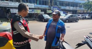 Patroli Dialogis di Tuparev, Aipda Bahari Gandeng Jukir Jadi Garda Depan Cegah C3