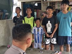 Humanis dan Dekat dengan Anak-anak, Bripka Adi Kriswanto Ajak Bocah Cinangoh Barat Nyanyikan Indonesia Raya