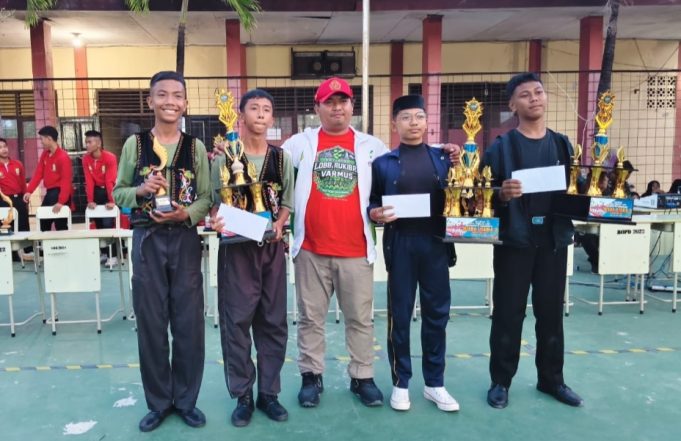 Borong Lima Penghargaan, Paskibra SMPN 2 Karawang Timur Jadi Juara 1 Umum Kejurcab Karawang Tampil Gemilang di Kejurcab Forbasi, SMPN 2 Karawang Timur Raih Juara Utama 1. (AlexaPodcast.ID)