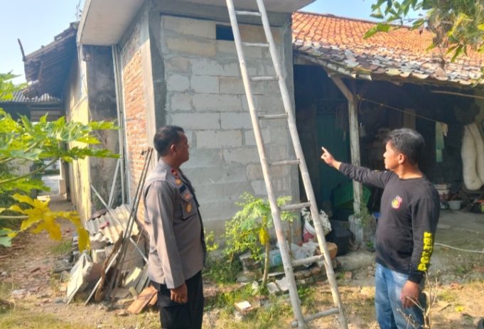 Aksi Pencurian Berakhir Babak Belur, Terduga Pelaku di Cilamaya Diamankan Warga