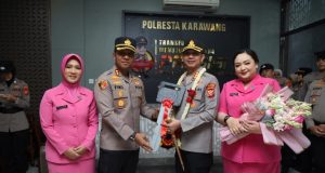 Tongkat Komando Berpindah! AKBP Fiki Lepas Tugas, Kombes Mario Resmi Pimpin Polresta Karawang