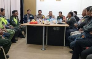 Patroli Malam Minggu, Polisi, TNI dan Camat Sisir Karawang Timur, Situasi Dipastikan Kondusif