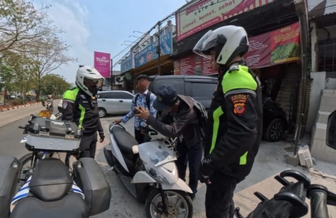 Tekan Angka Kecelakaan, Satlantas Polresta Karawang Gencarkan Edukasi Tertib Lalu Lintas ke Pelajar
