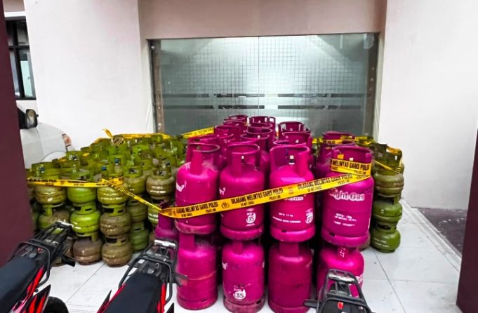 Polresta Karawang Bongkar Oplosan LPG 3 Kg Jadi 12 Kg, Tiga Tersangka Diamankan