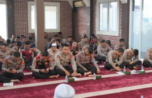Polresta Karawang Rutin Gelar Binrohtal, Perkuat Mental dan Spiritual Personel
