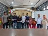 Aksi Nyata Mahasiswa KKN Wanajaya, Bagikan Sembako untuk Lansia hingga Santuni Anak Yatim