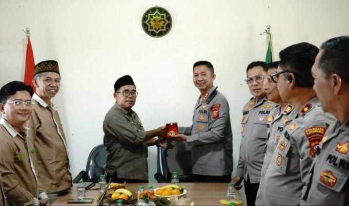 Kapolresta Karawang Perkuat Sinergi dengan PD Persis, Ajak Tokoh Agama Jaga Kamtibmas dan Stabilitas Daerah