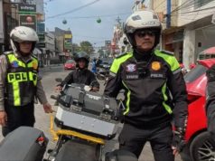Satlantas Polresta Karawang Sigap Bantu Pemotor Mogok, Diderek hingga SPBU Demi Lanjutkan Perjalanan