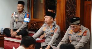 Kapolresta Karawang dan Jajaran Ikuti Binrohtal, Perkuat Integritas dan Spiritualitas Personel