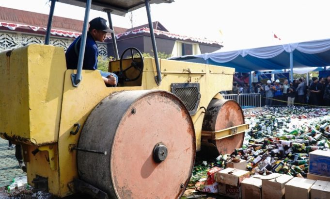 Sukseskan Pemusnahan Massal di Polda Jabar, Polresta Karawang Kirim 1.500 Knalpot Brong hingga 50 Motor Hasil Kejahatan