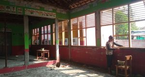 Bukan Cuma Material Diduga Tak Sesuai Spek, Pekerja Proyek SDN Sukapura 1 Juga Disorot Tak Pakai APD