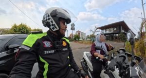 Bukan Cuma Tilang, Satlantas Polresta Karawang Turun Jalan Bina Etika Pengendara