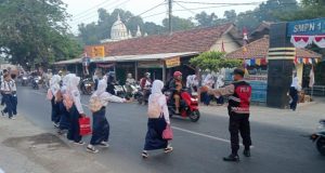 Sapa Pagi GAZZ Karawang, 468 Polisi Turun ke Jalan Bantu Pelajar dan Atur Lalu Lintas