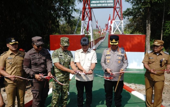 Kapolresta Karawang Hadiri Peresmian Jembatan Perintis Garuda Tahap III dan IV di Jatisari