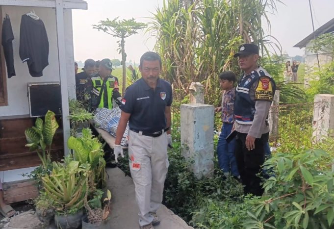 Perempuan Ditemukan Meninggal di Pinggir Sawah Karawang, Keluarga Tolak Autopsi