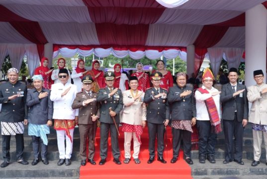 Detik-Detik Proklamasi di Karawang Berlangsung Khidmat, Sinergitas TNI-Polri Diperkuat