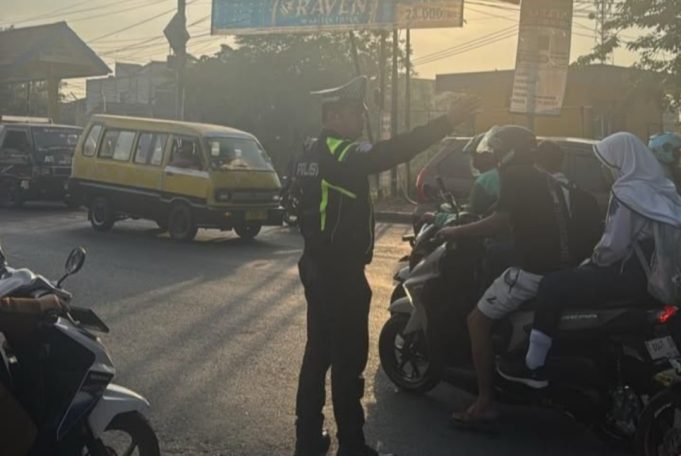 Satlantas Polresta Karawang Intensifkan Pengaturan Lalu Lintas, Cegah Kemacetan di Jalan Utama
