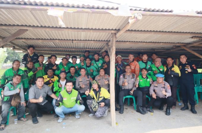 Kapolresta Karawang Resmikan Warung Ojol, Jadi Ruang Singgah dan Berbagi Cerita
