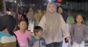 Warga Bengle Rela Jalan Kaki Beri Kejutan Ultah Teh Alya, Balasannya Malah Diajak Ngebakso