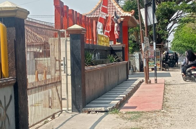 Diduga Kuasai Bahu Jalan untuk Kepentingan Usaha, Pengelola Waterboom Rengasdengklok: “Tanyakan ke Kecamatan”