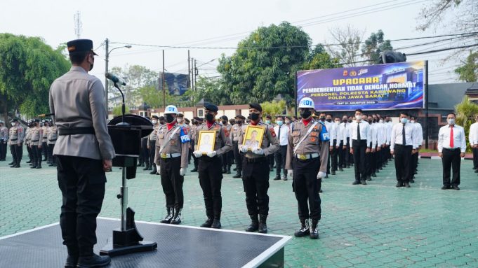 Dua Personel Polresta Karawang Diberhentikan Tidak Dengan Hormat