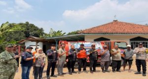 Polresta Karawang Salurkan Air Bersih untuk Warga Terdampak Kekeringan